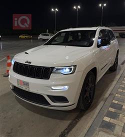 جیپ گراند شیرۆکی